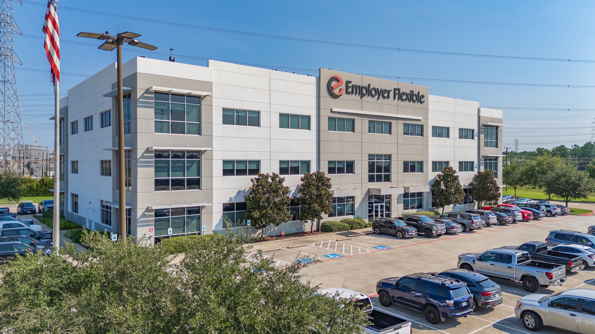 7102 N Sam Houston Pky W, Houston, TX for lease Primary Photo- Image 1 of 8