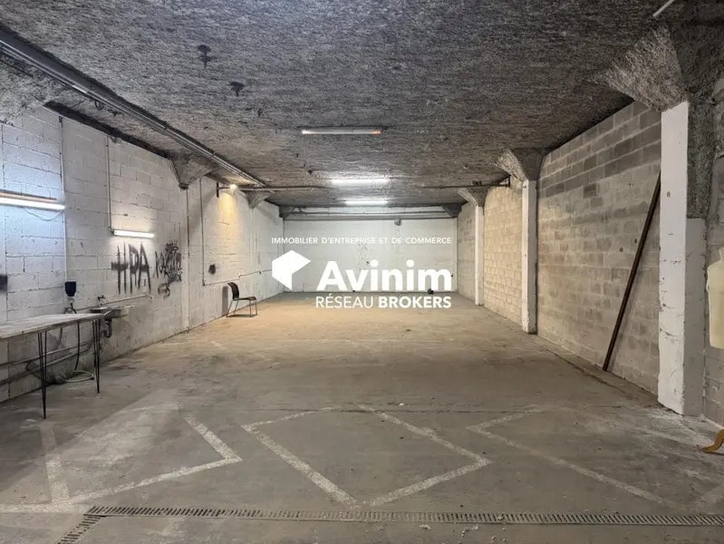 Industrial in Nanterre for lease Interior Photo- Image 1 of 5