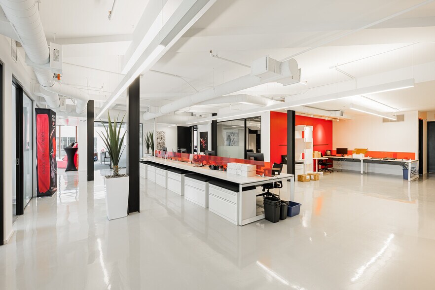 1260 Rue Crescent, Montréal, QC à louer - Photo du bâtiment - Image 3 de 7