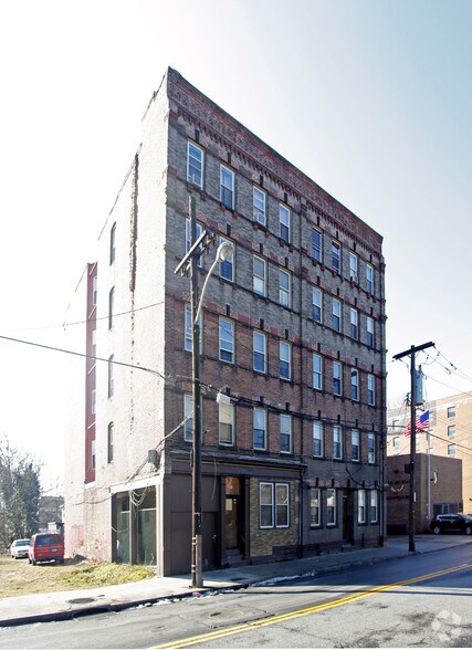 90-92 Vark St, Yonkers, NY à vendre - Photo principale - Image 1 de 2