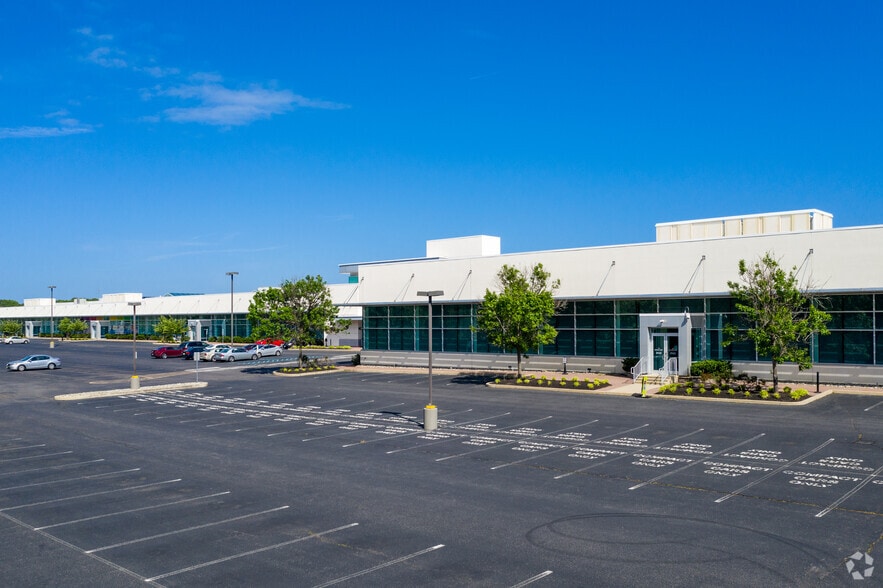 101 Woodcrest Rd, Cherry Hill, NJ à louer - Photo du bâtiment - Image 2 de 7