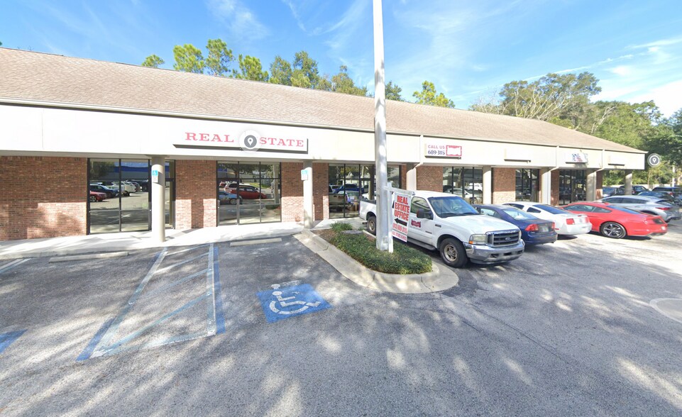 2222-2240 Lithia Center Ln, Valrico, FL à louer - Photo du bâtiment - Image 3 de 3