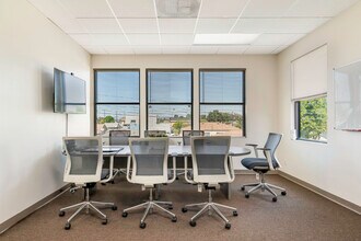 2227 S Atlantic Blvd, Commerce, CA à louer Photo intérieure- Image 2 de 11