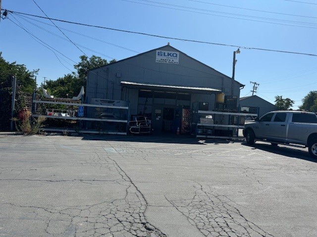 1016 S Wilson Way, Stockton, CA for lease - Building Photo - Image 2 of 15