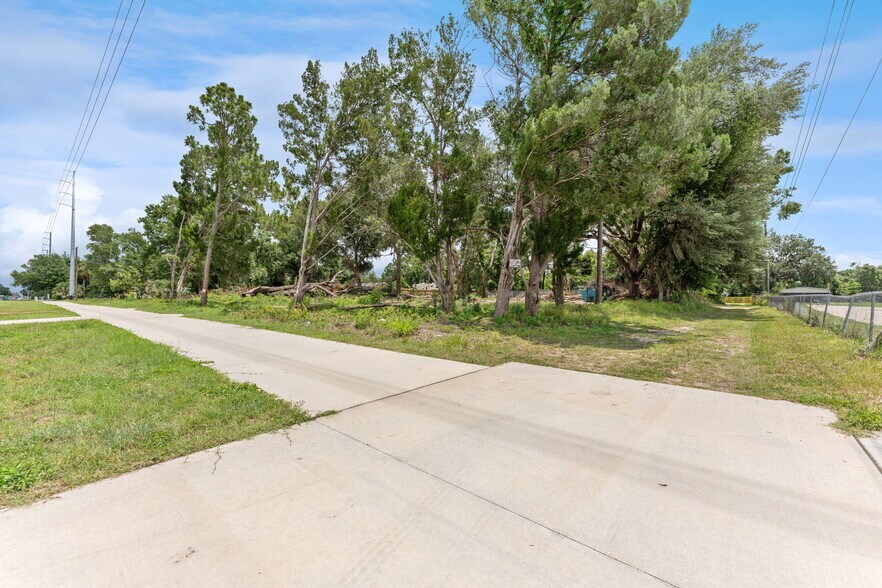 38650 County Road 54, Zephyrhills, FL à vendre - Photo du bâtiment - Image 3 de 20