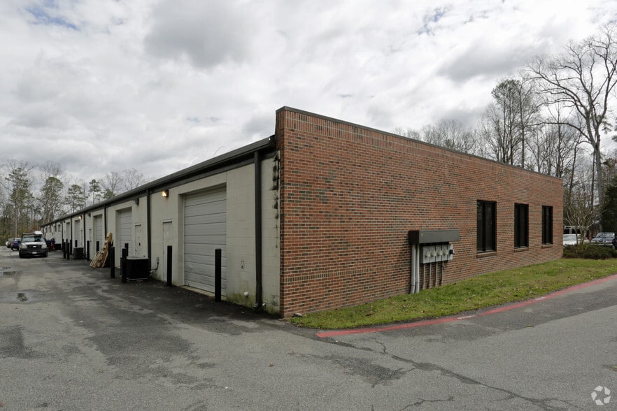 400 Dominion Dr, Morrisville, NC for lease - Building Photo - Image 3 of 3