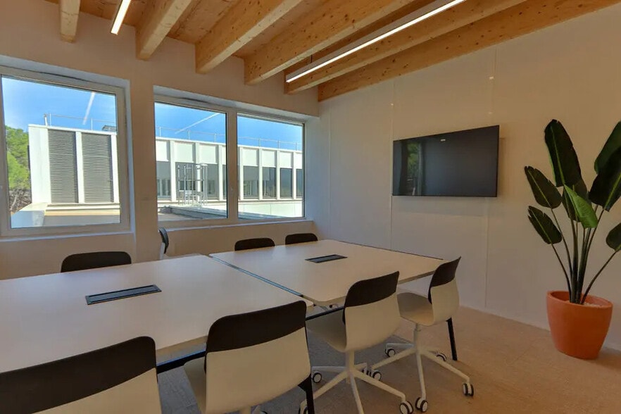 Office in Aix-en-Provence for lease - Interior Photo - Image 3 of 22