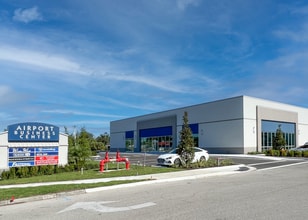 6935 E 15th St, Sarasota, FL à louer Photo du bâtiment- Image 2 de 5