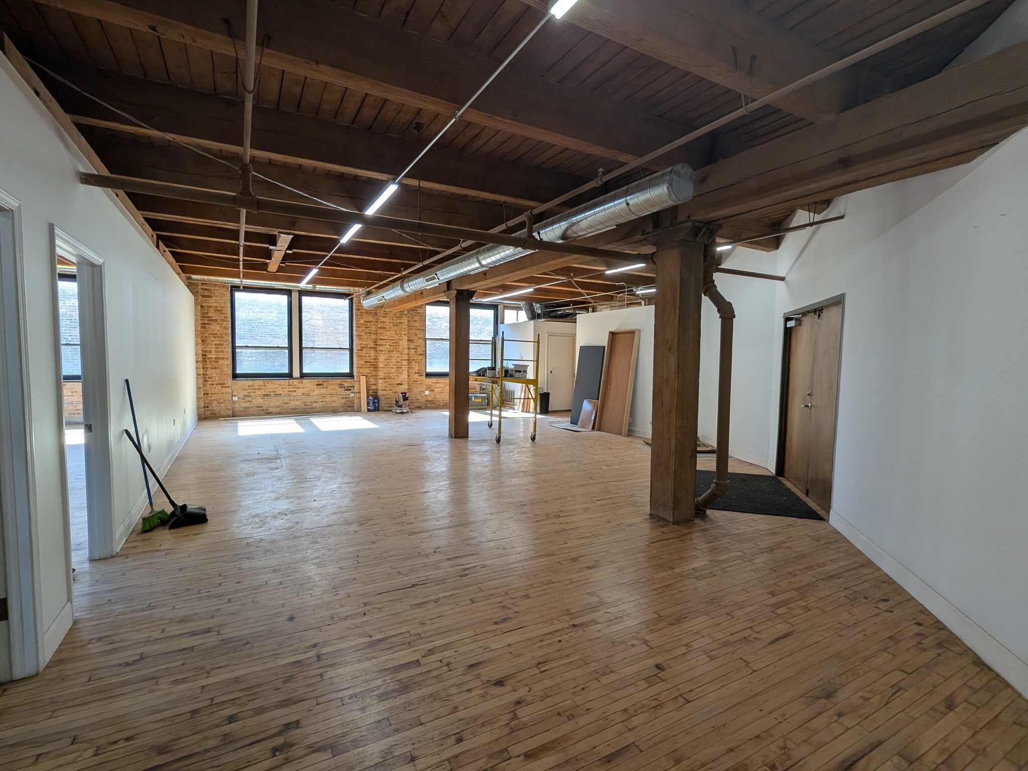 346 N Justine St, Chicago, IL for lease Building Photo- Image 1 of 3