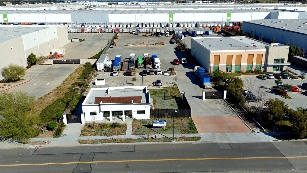 11053 Catawaba Ave, Fontana, CA à louer - Vidéo sur l’inscription commerciale - Image 3 de 7