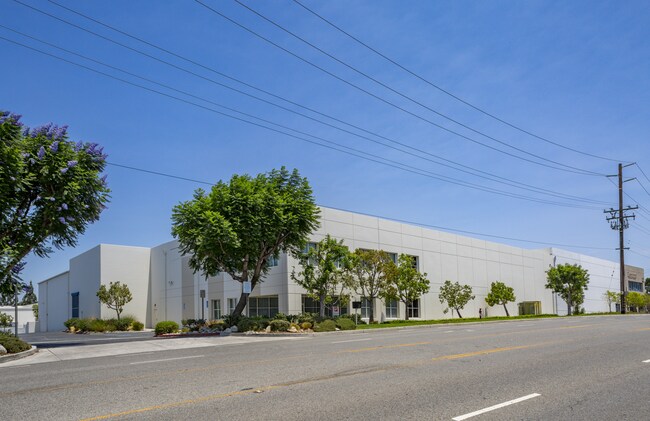 Plus de détails pour 1461 Railroad St, Corona, CA - Industriel à louer
