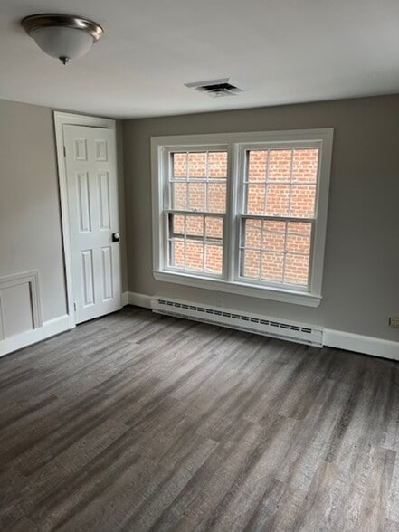 406 Mill St, Occoquan, VA for lease - Interior Photo - Image 3 of 12