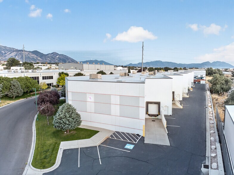 1153 N 1430 W, Orem, UT à louer - Photo du bâtiment - Image 2 de 20