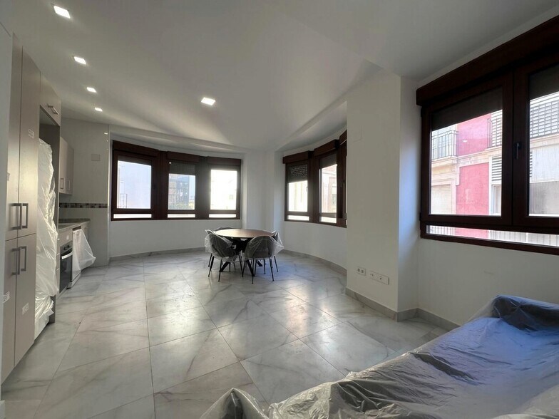 Carrer Barón de Finestrat, 2, Alicante, Alicante for sale - Building Photo - Image 2 of 4
