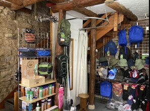 8 Castleton Rd, Hope for lease Interior Photo- Image 1 of 3