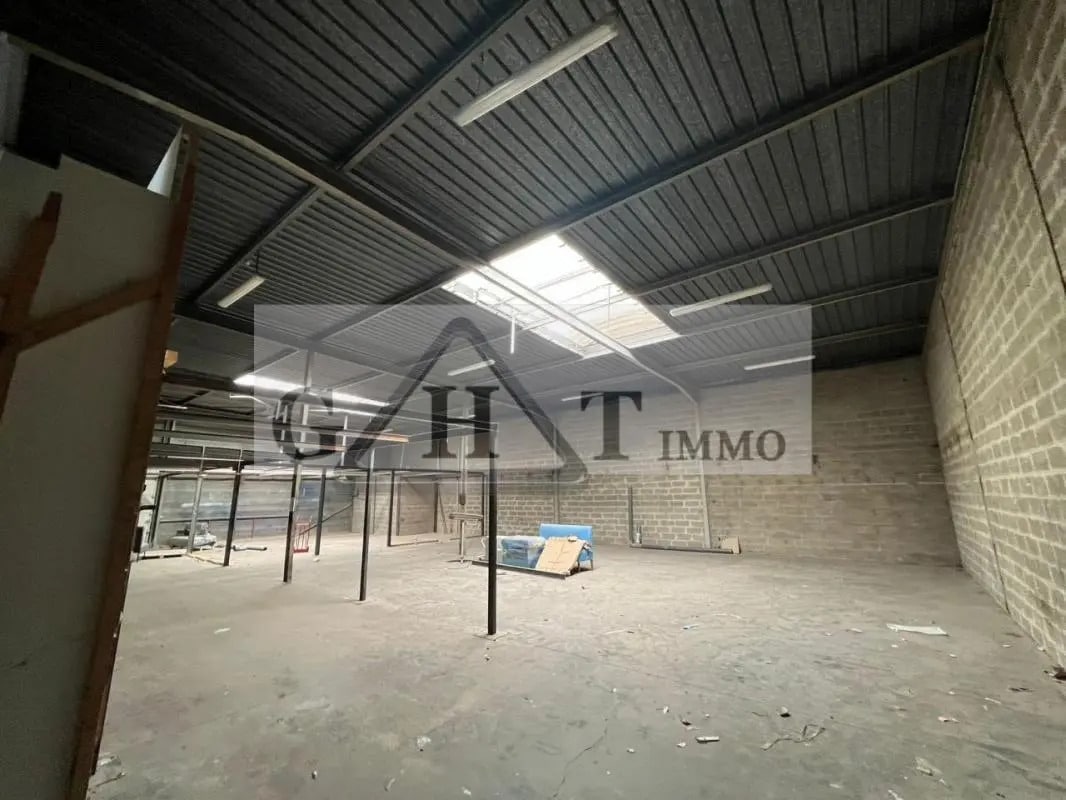 Industrial in Bobigny for lease Interior Photo- Image 1 of 4