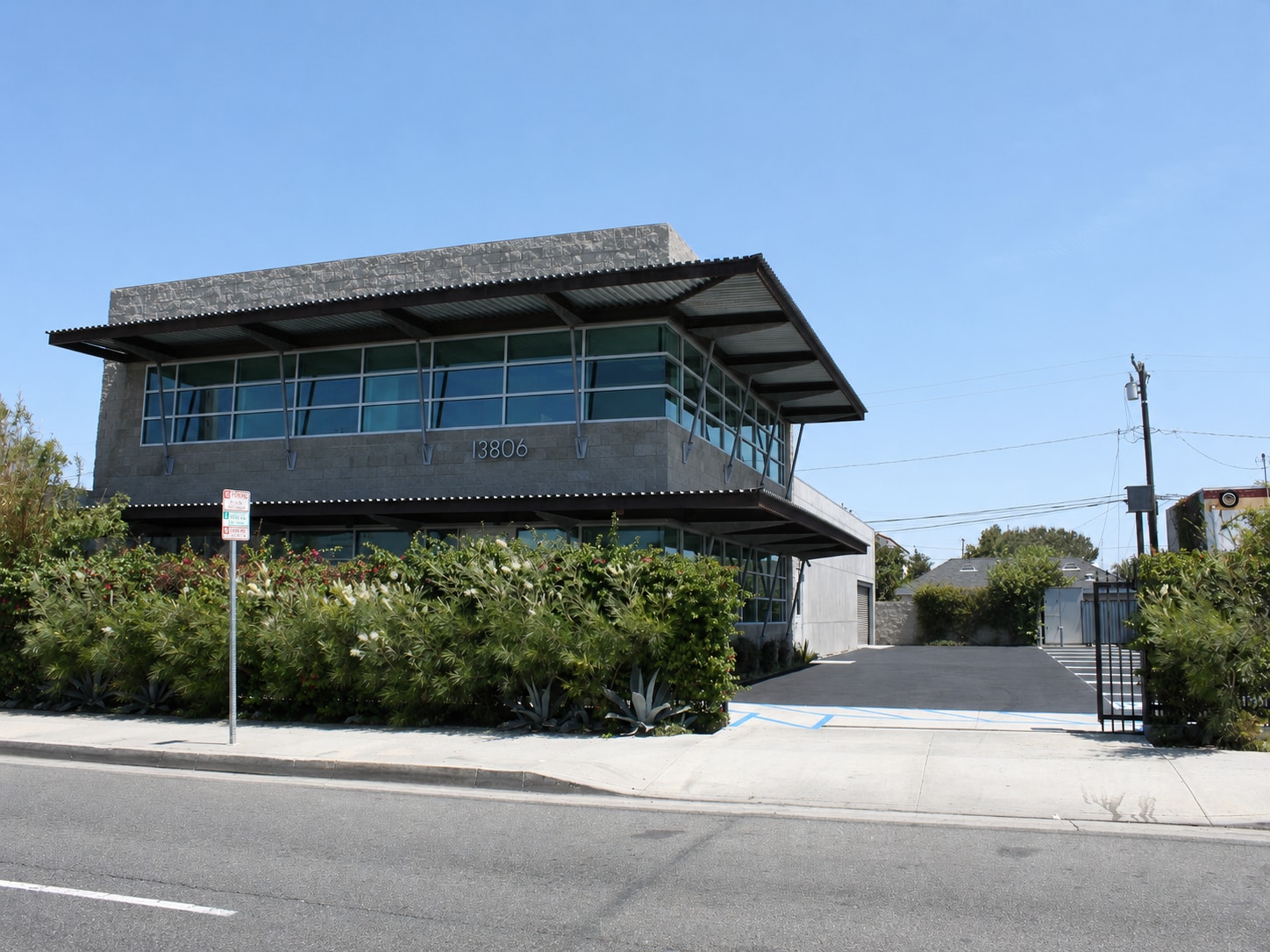 13806 S Inglewood Ave, Hawthorne, CA à vendre Photo du bâtiment- Image 1 de 14