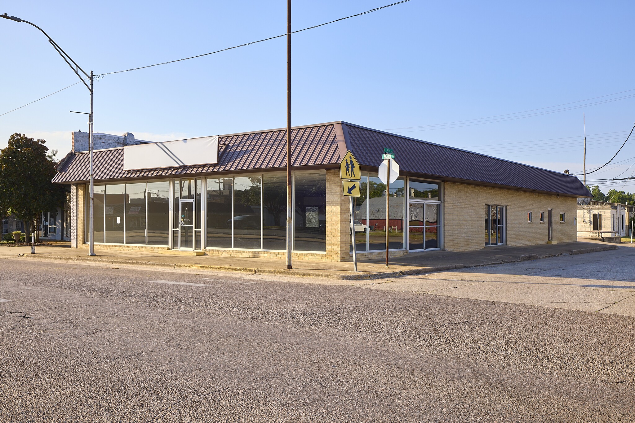 423 W Main St, Durant, OK for lease Building Photo- Image 1 of 8