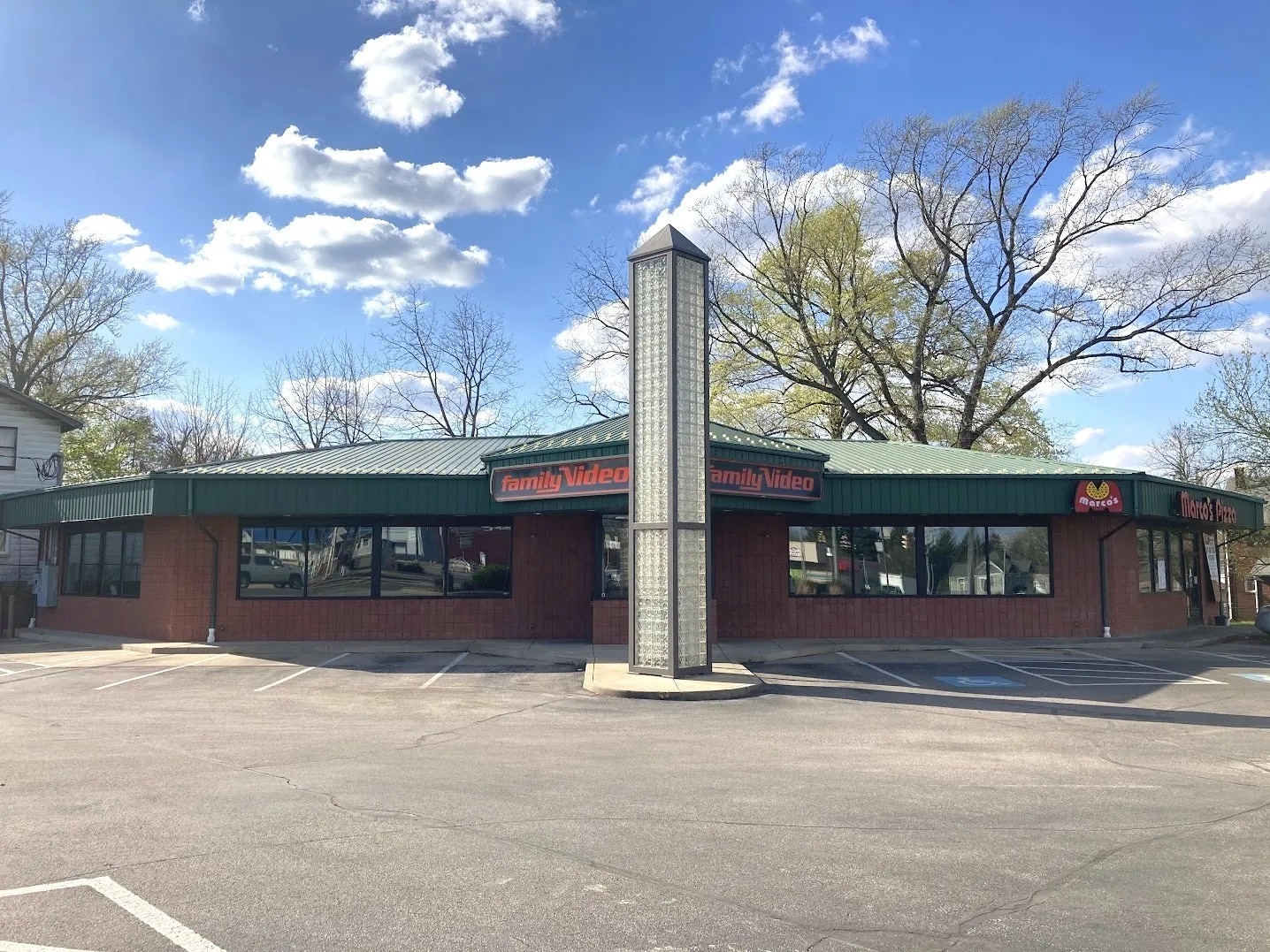 2072 E Midlothian Blvd, Youngstown, OH for lease Primary Photo- Image 1 of 6