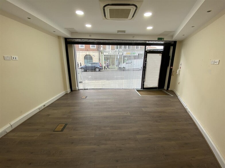 121 George Ln, London for lease - Building Photo - Image 3 of 11