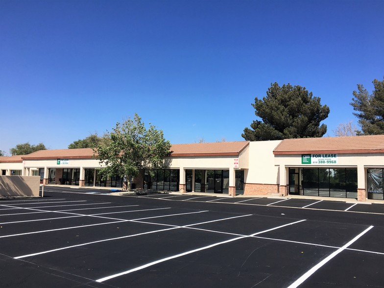 701 W Avenue K, Lancaster, CA for lease - Building Photo - Image 2 of 3