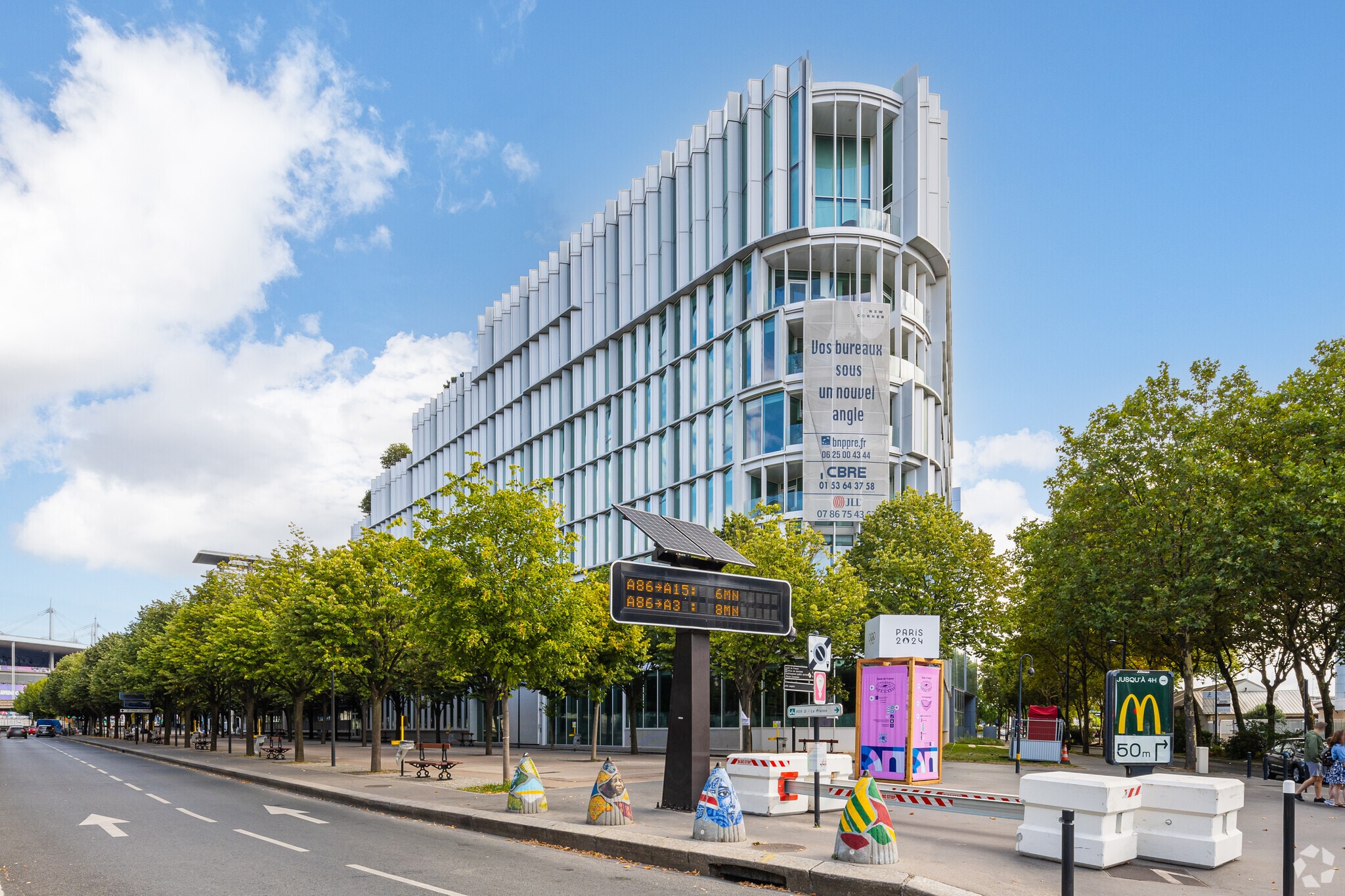 Bureau dans Saint-Denis à louer Photo principale- Image 1 de 3