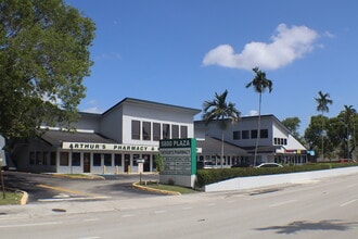 5800-5820 N University Dr, Fort Lauderdale, FL à louer Photo intérieure- Image 2 de 17