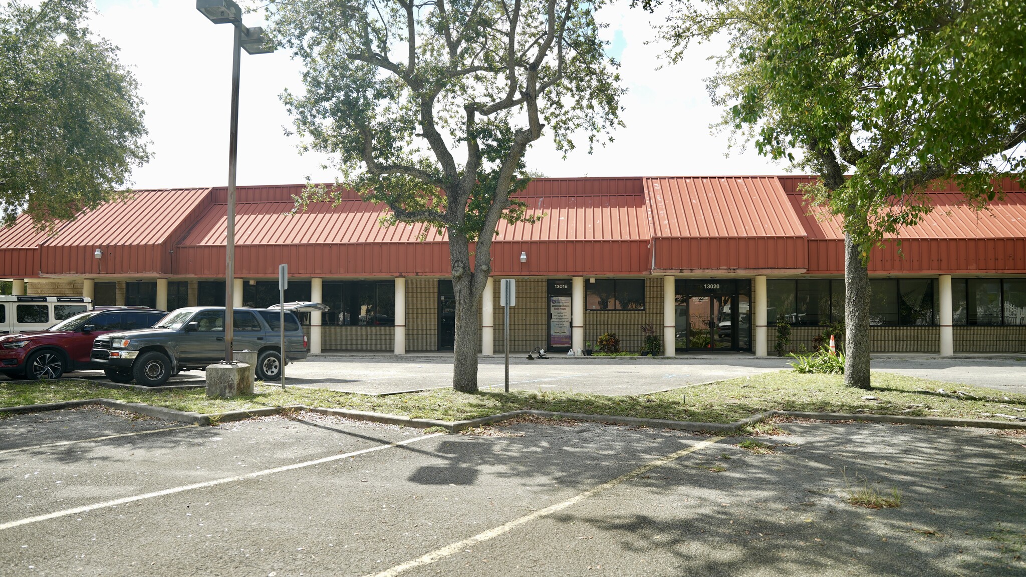 13020 NE 8th Ave, Miami, FL for lease Building Photo- Image 1 of 16