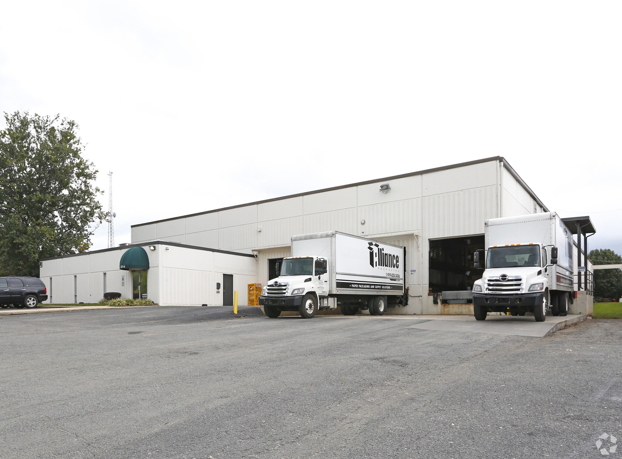 3014 Industrial Dr, Raleigh, NC à louer Photo principale- Image 1 de 7
