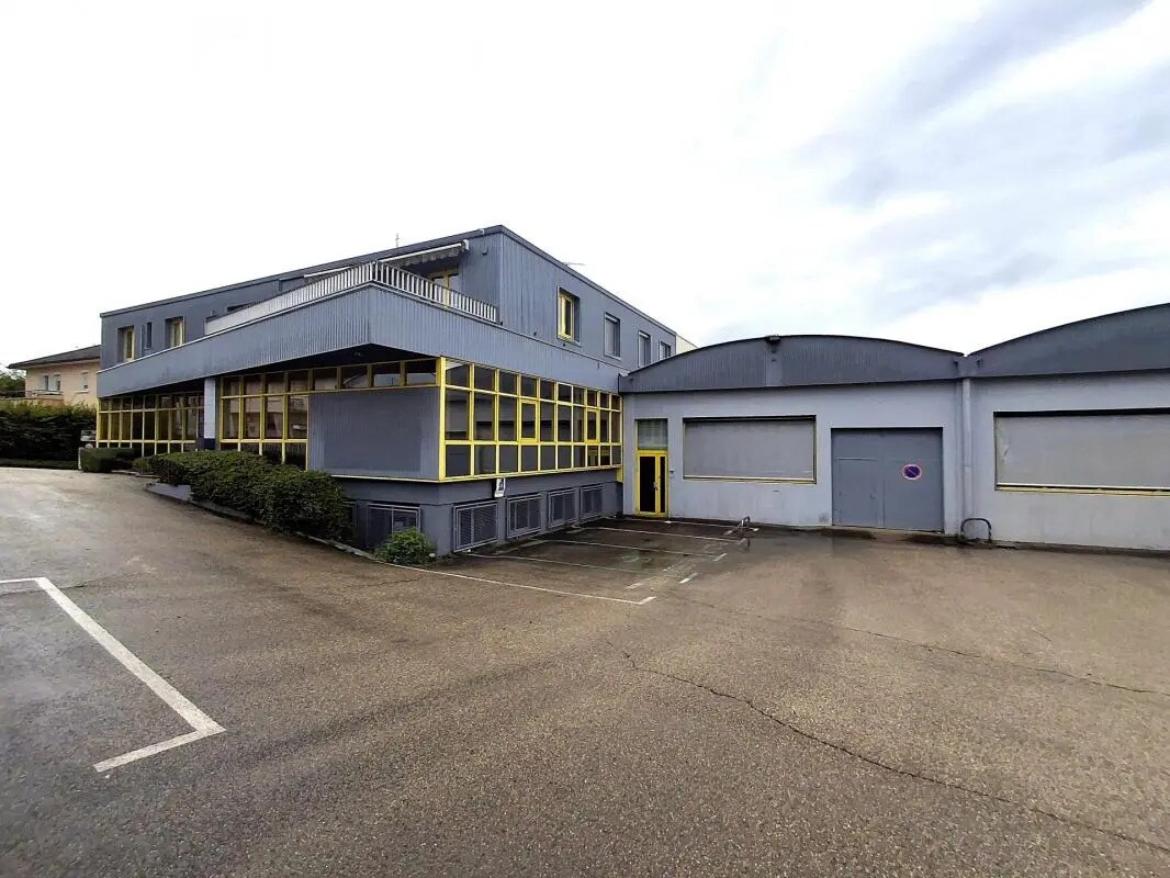 Industriel dans Oyonnax à vendre Photo du bâtiment- Image 1 de 8