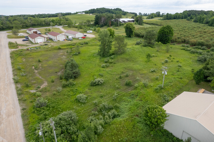 Denali Dr, Traverse City, MI à vendre - Photo du bâtiment - Image 2 de 2