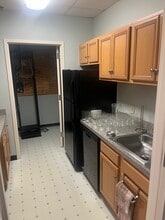 10135 Colvin Run Rd, Great Falls, VA à louer Photo du bâtiment- Image 2 de 7