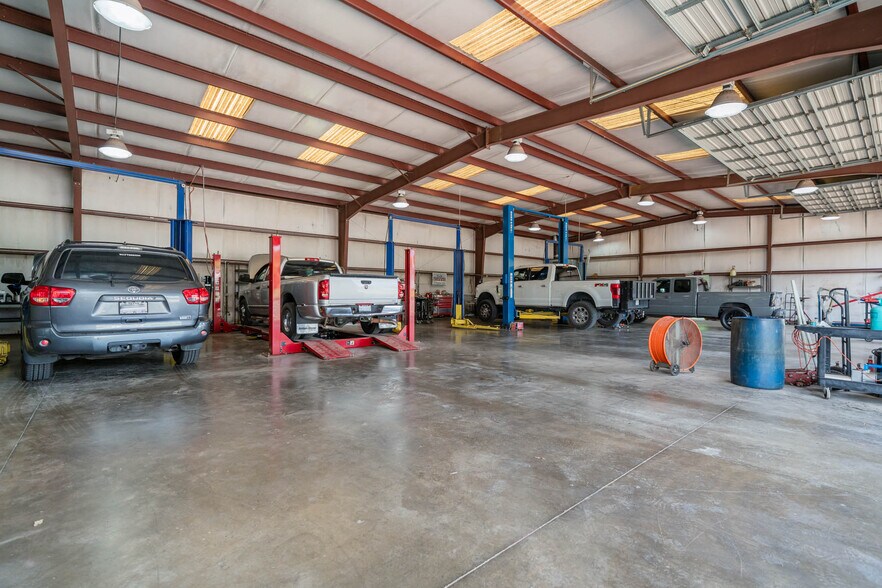 4900 W Marshall Ave, Longview, TX à vendre - Photo du bâtiment - Image 3 de 18