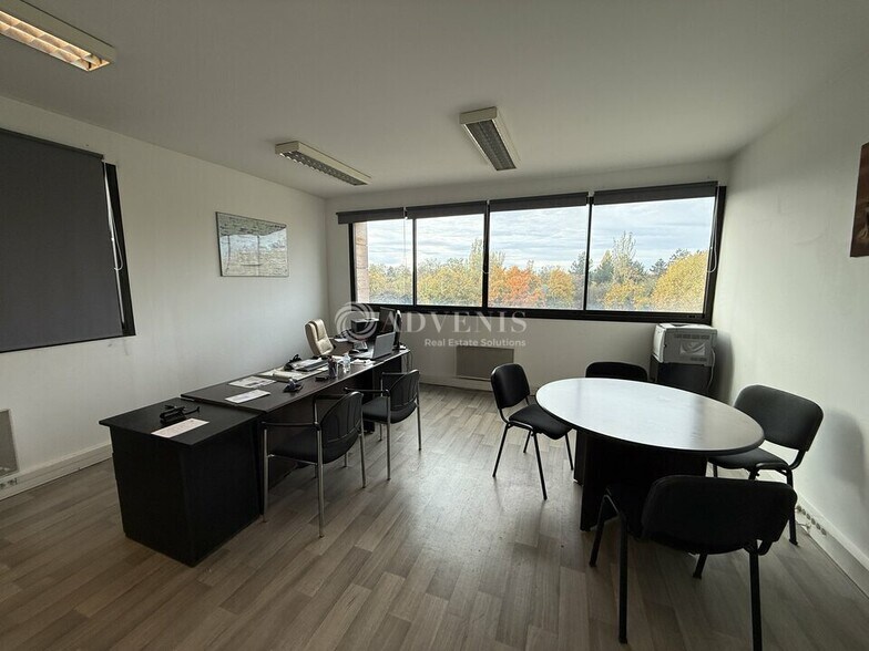 Bureau dans Noisy-le-Grand à vendre - Photo intérieure - Image 2 de 11