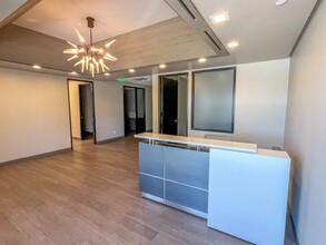 5635 N Scottsdale, Scottsdale, AZ for lease Interior Photo- Image 1 of 6