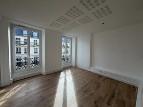 239 Rue Saint-Martin, Paris for lease Interior Photo- Image 2 of 4