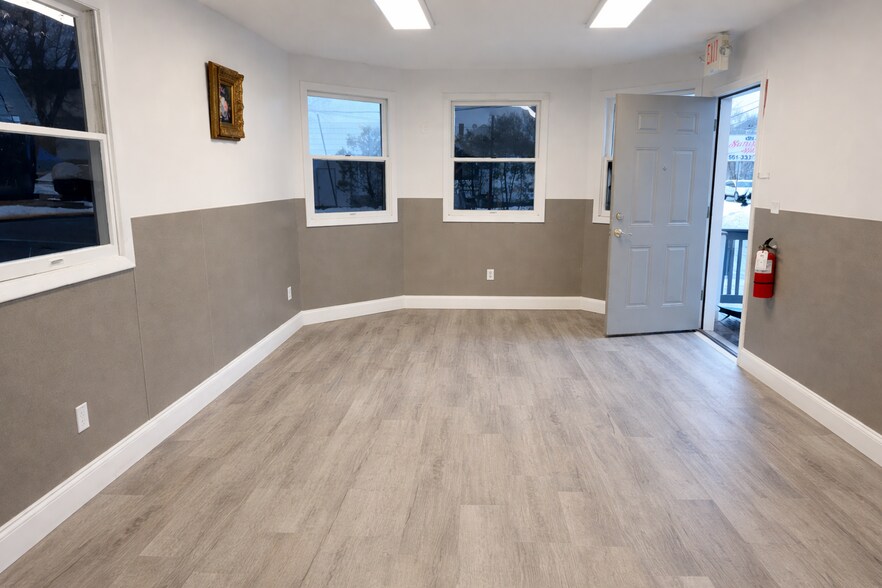 1018 Raritan Ave, Highland Park, NJ à louer - Photo du bâtiment - Image 2 de 5