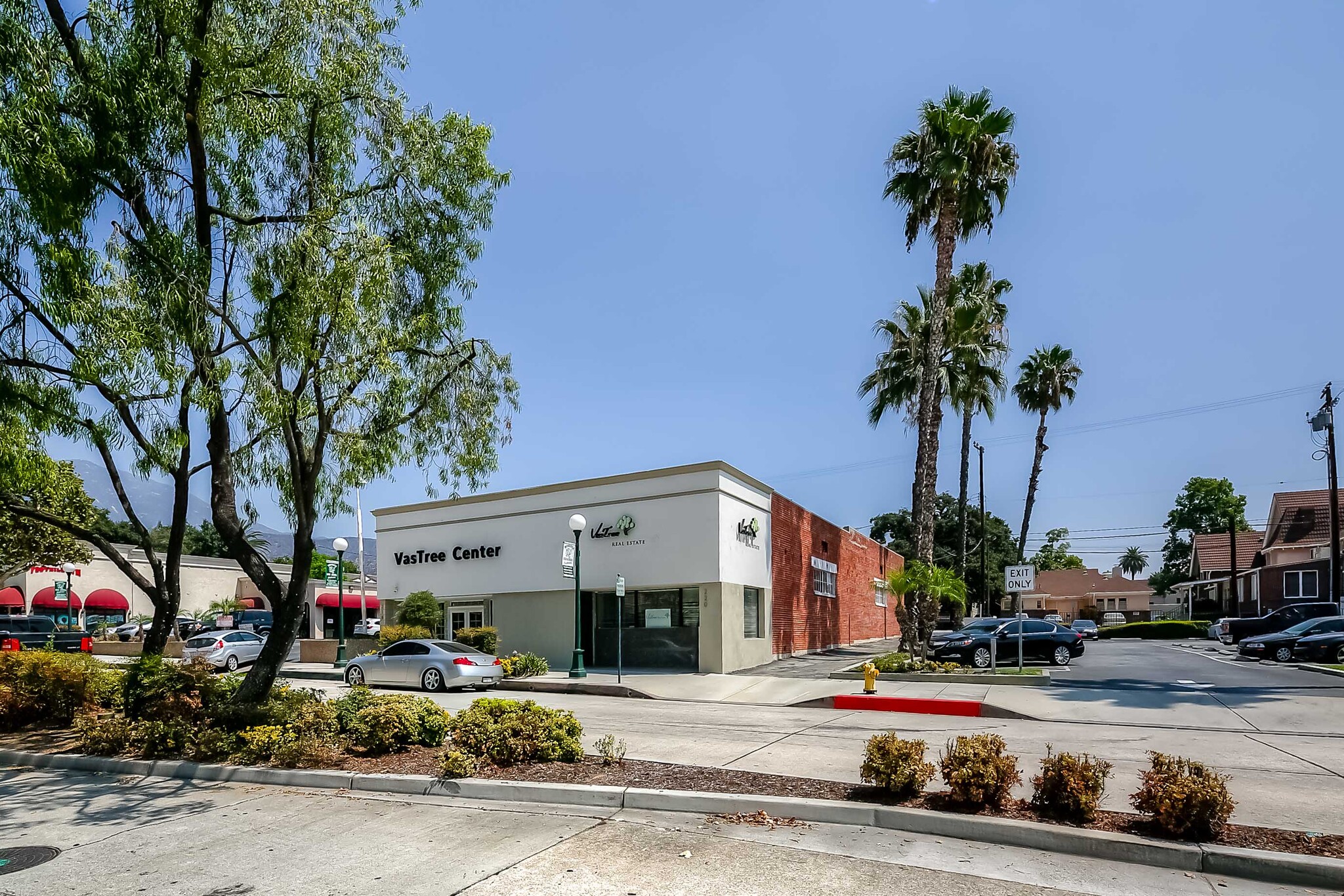 218-220 S Myrtle Ave, Monrovia, CA for sale Building Photo- Image 1 of 24