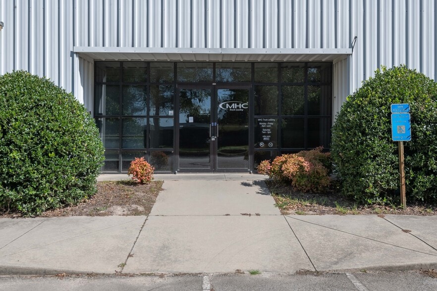 1830 Athens Hwy, Gainesville, GA for lease - Building Photo - Image 3 of 7