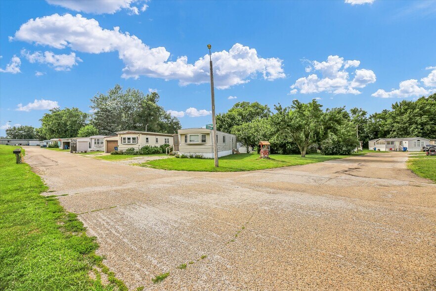 3 D St, Lexington, IL à vendre - Photo du bâtiment - Image 3 de 22