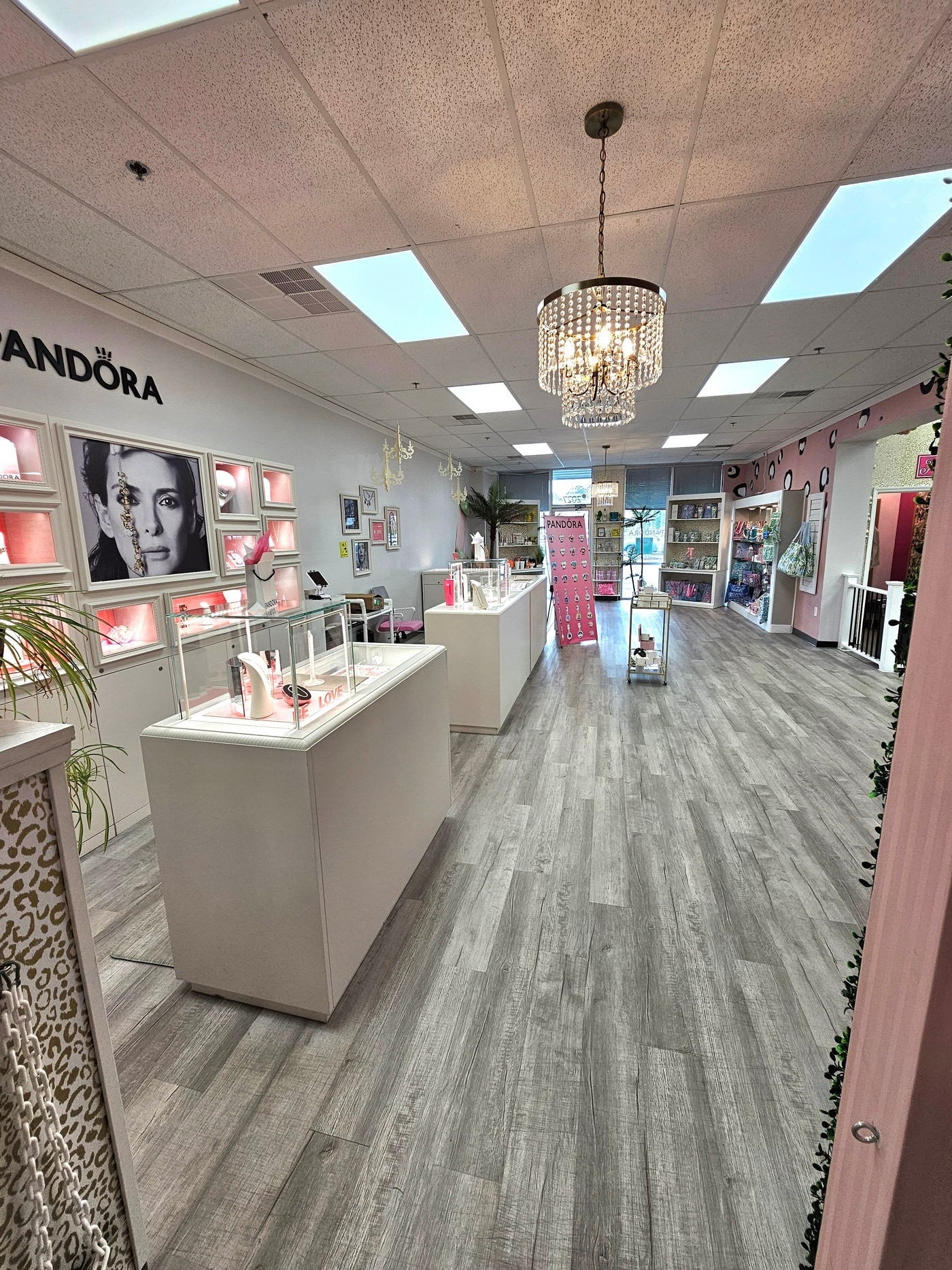 2019 S Glenburnie Rd, New Bern, NC for lease Interior Photo- Image 1 of 9