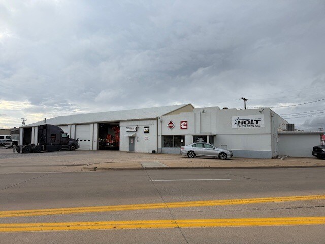 2405 N Grand St, Enid, OK à vendre - Photo du bâtiment - Image 2 de 6