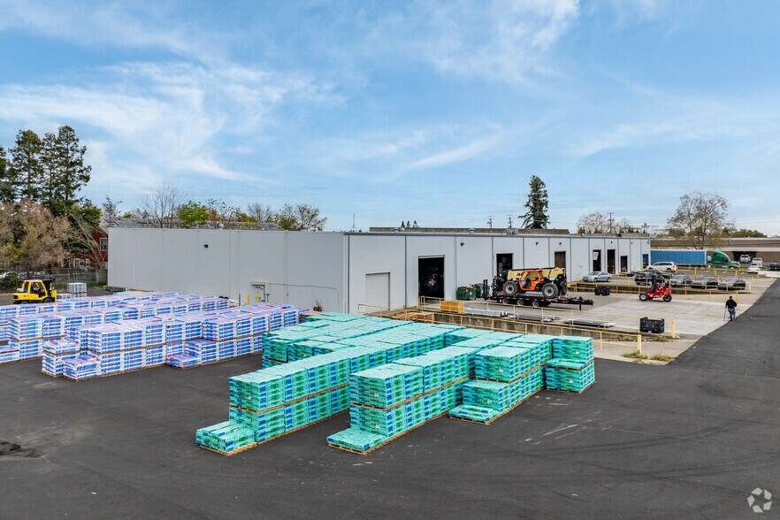 2510 Evergreen Ave, West Sacramento, CA à vendre - Photo du bâtiment - Image 2 de 15