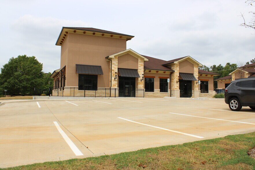 3143 Golden, Tyler, TX à louer - Photo du bâtiment - Image 2 de 5