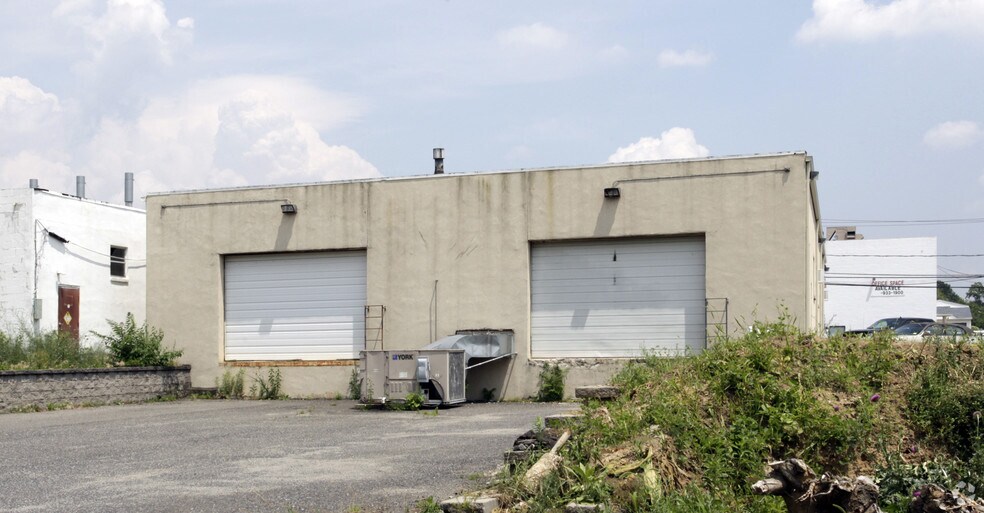 136 Harding Ave, Bellmawr, NJ à vendre - Photo du bâtiment - Image 2 de 4