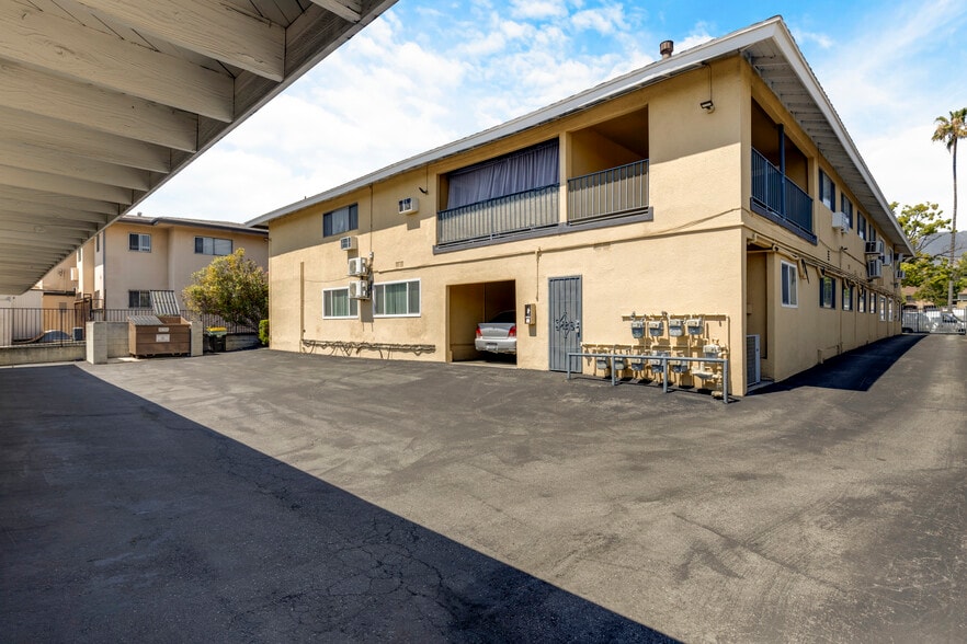 518 E Washington Blvd, Pasadena, CA à vendre - Photo du bâtiment - Image 3 de 22