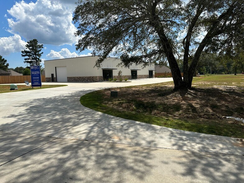 23516 Haven Blvd, Ponchatoula, LA à louer - Photo du bâtiment - Image 2 de 3