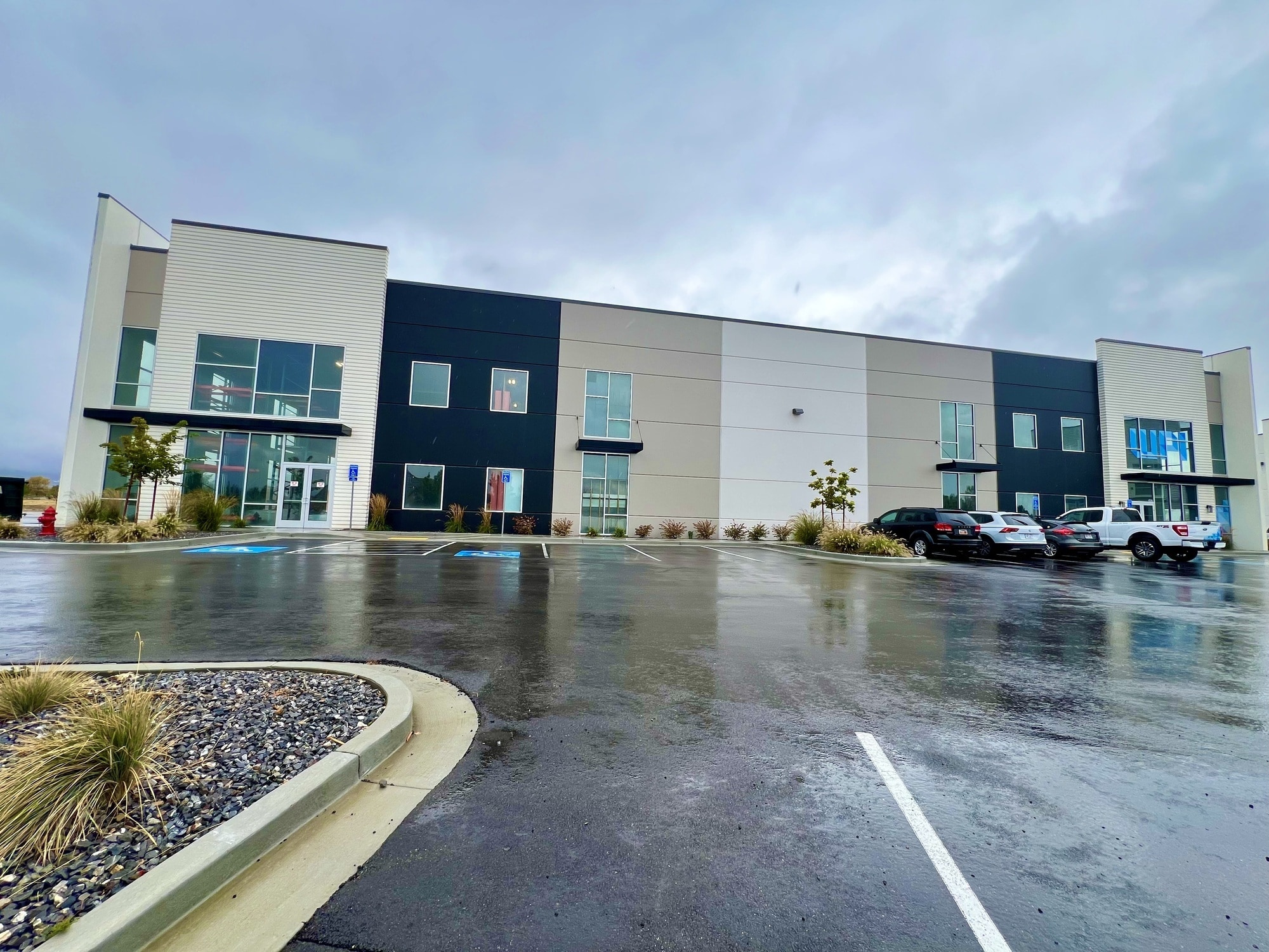 3437 W Water St, Riverton, UT for lease Primary Photo- Image 1 of 24