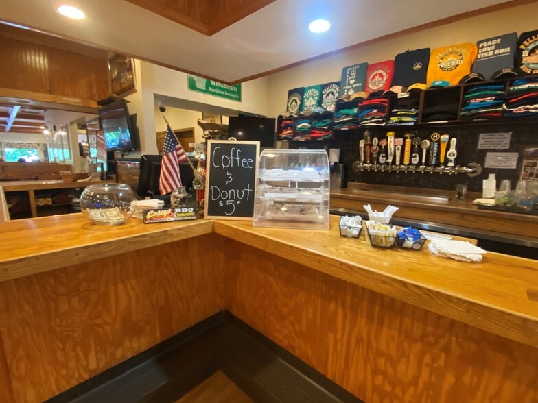 4199 Main St, Fish Creek, WI for sale - Interior Photo - Image 3 of 5