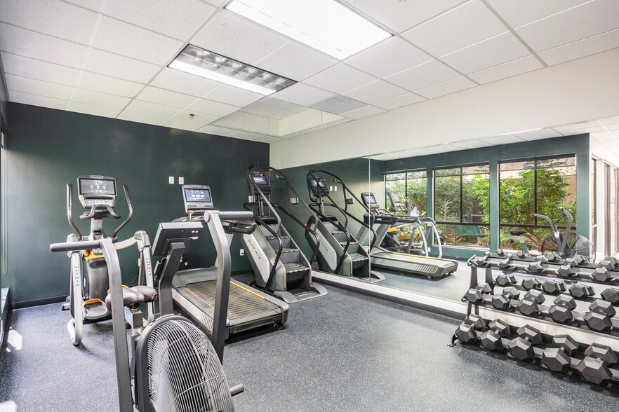 1975 W El Camino Real, Mountain View, CA for lease - Building Photo - Image 3 of 13